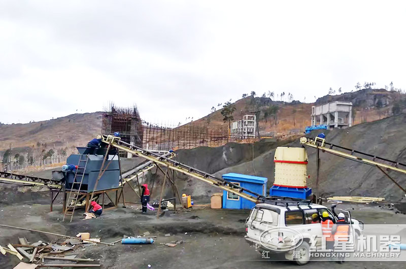 復(fù)合破碎機(jī)安裝客戶現(xiàn)場