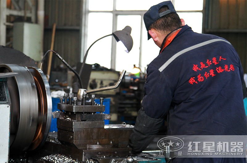 紅星技術(shù)人員車間工作現(xiàn)場(chǎng)